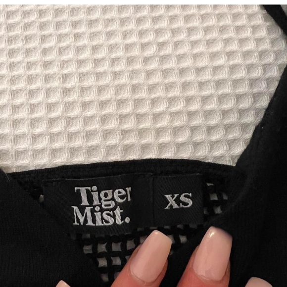 Tiger Mist black top - Picture 2 of 2